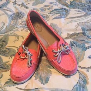 Women’s Sperry Topsiders 9